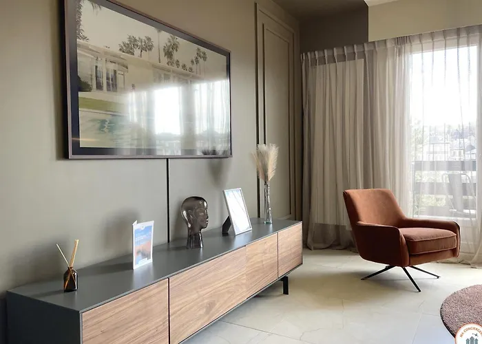 L'elegance - Vue Degagee - Balcon - Parking アパート *