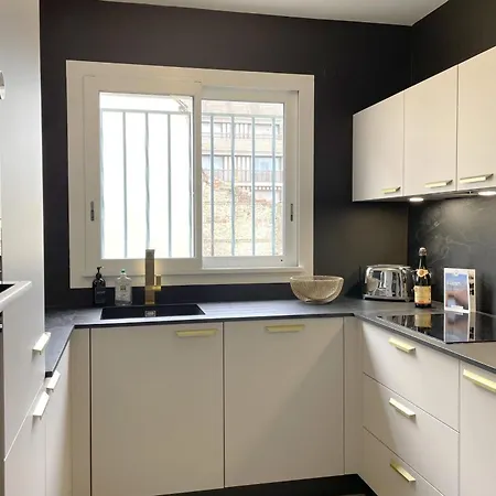 L'elegance - Vue Degagee - Balcon - Parking Apartment *