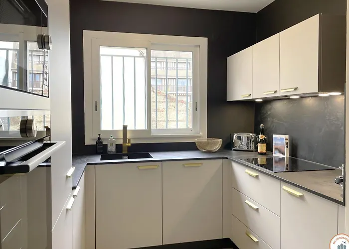 L'elegance - Vue Degagee - Balcon - Parking Apartment *