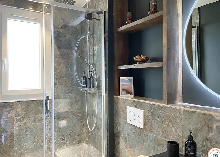 Apartment L'elegance - Vue Degagee - Balcon - Parking